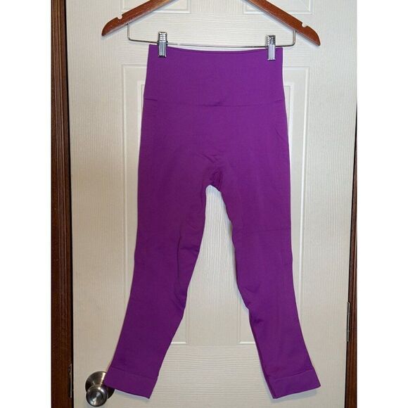 Lululemon Zone in Crop Purple Leggings Size 6 - Picture 4 of 15
